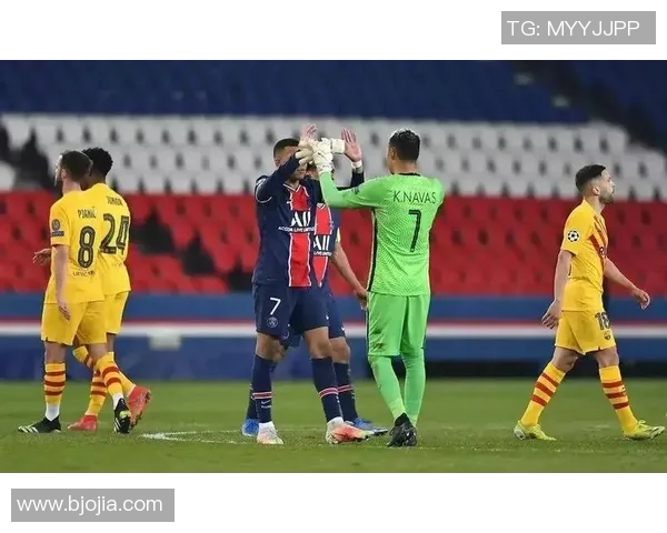 巴黎圣日耳曼对阵巴萨2021年次回合精彩直播全程回顾与分析